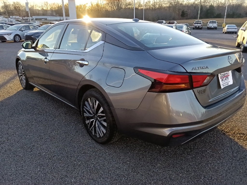 Used 2023 Nissan Altima 2.5 SV image 5