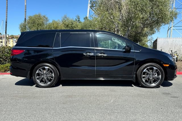Used 2024 Honda Odyssey Elite image 3