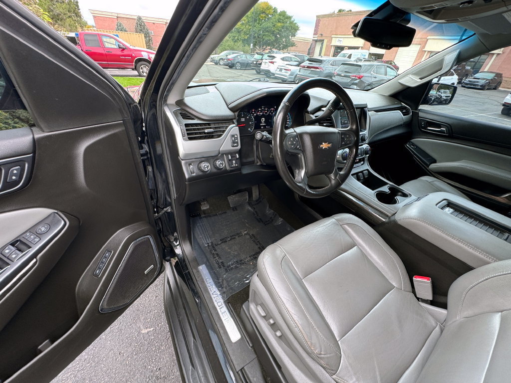 Used 2017 Chevrolet Suburban LT w/ Luxury Package AWD/4WD image 20