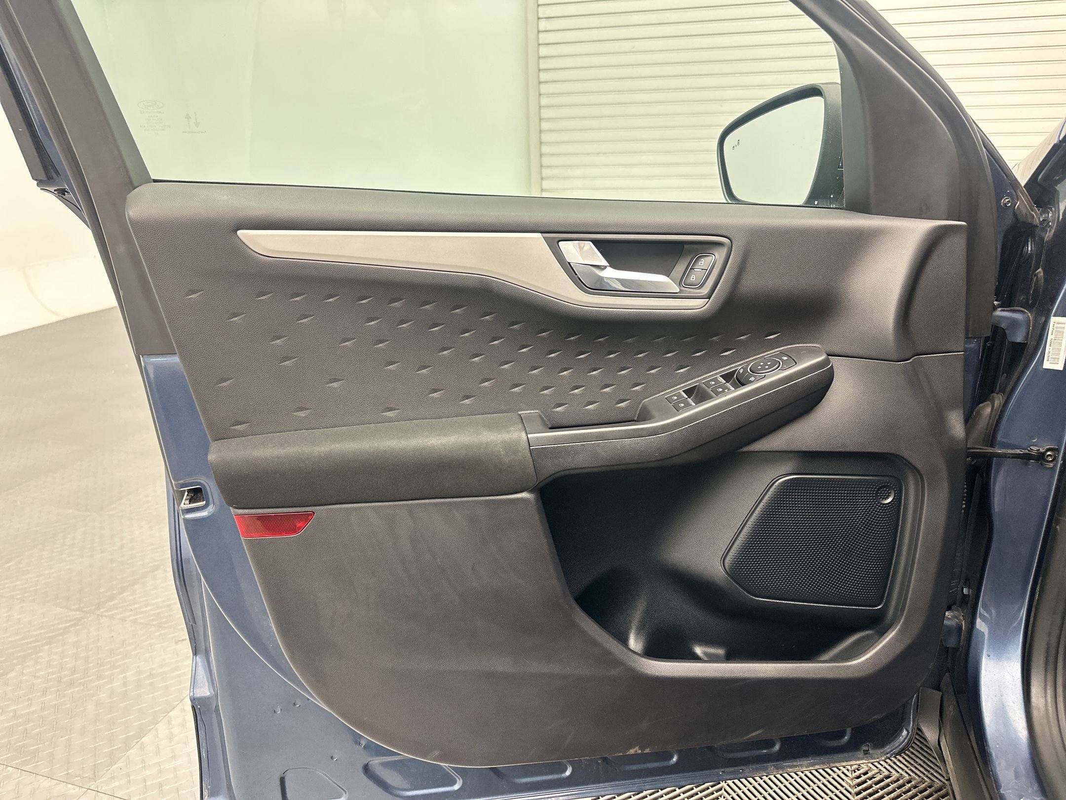 Used 2020 Ford Escape SE image 20