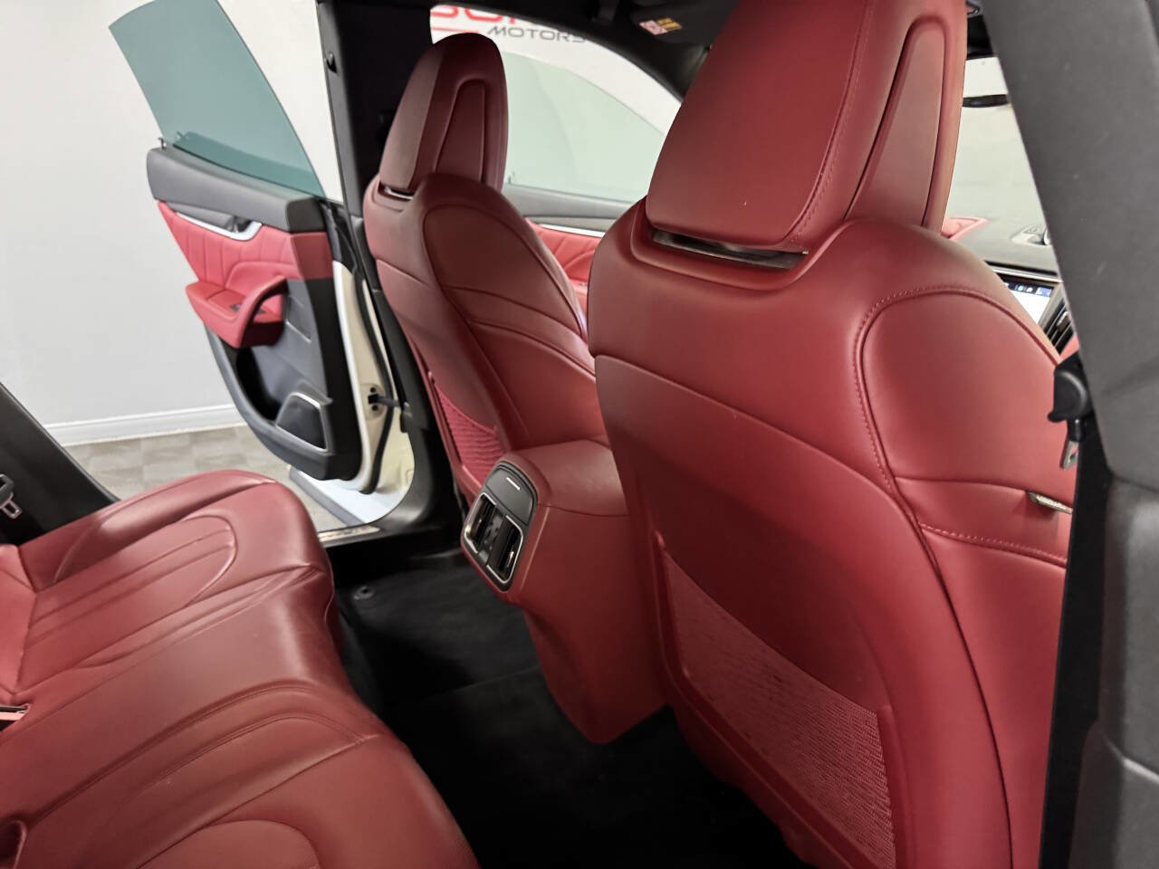 Used 2021 Maserati Levante S GranSport image 43