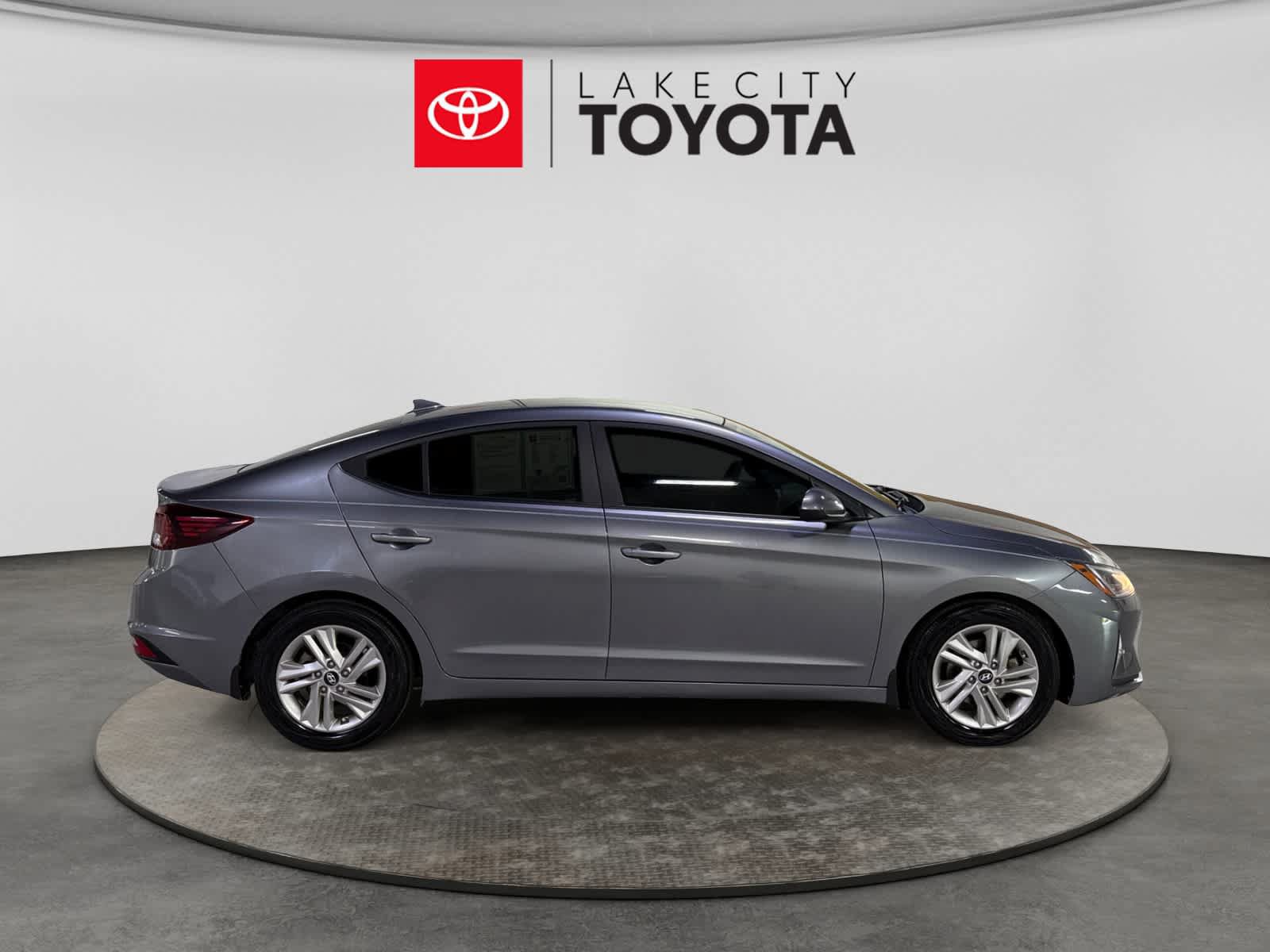 Used 2019 Hyundai Elantra SEL FWD image 11