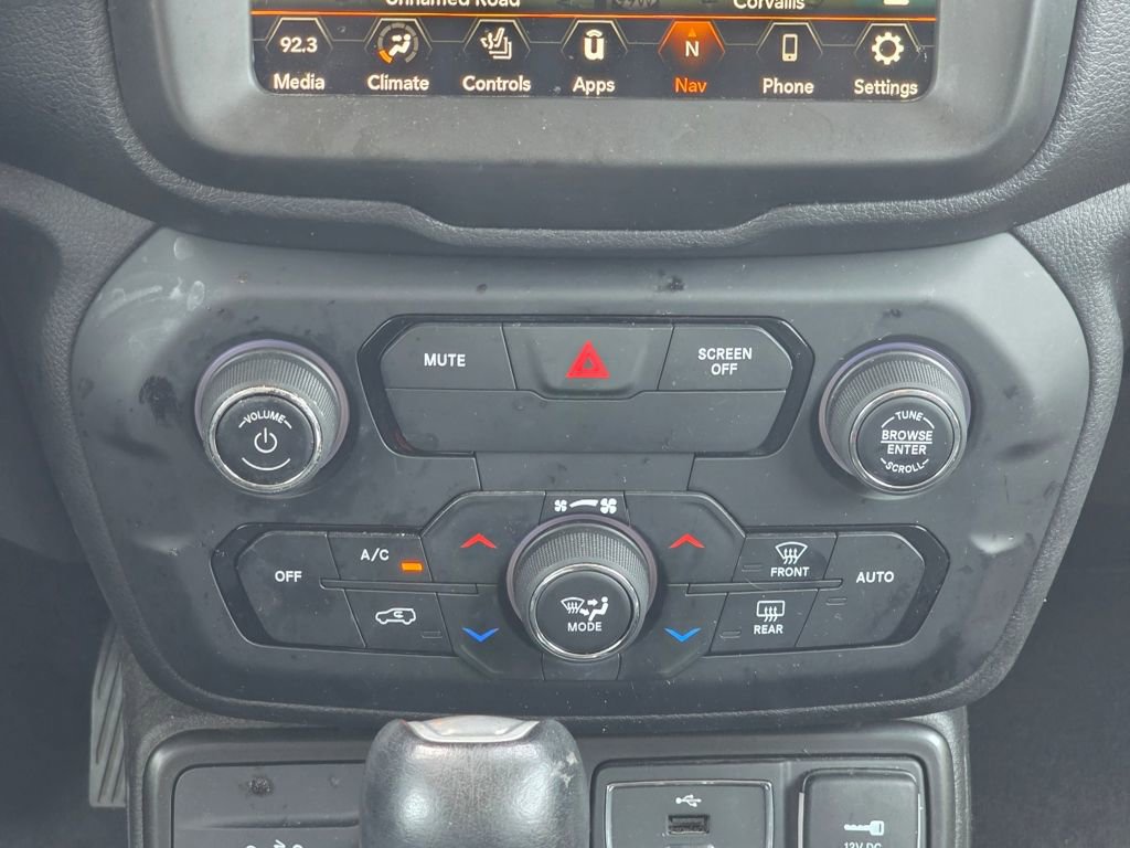 Used 2020 Jeep Renegade Limited w/ UConnect 8.4 Nav Group image 13