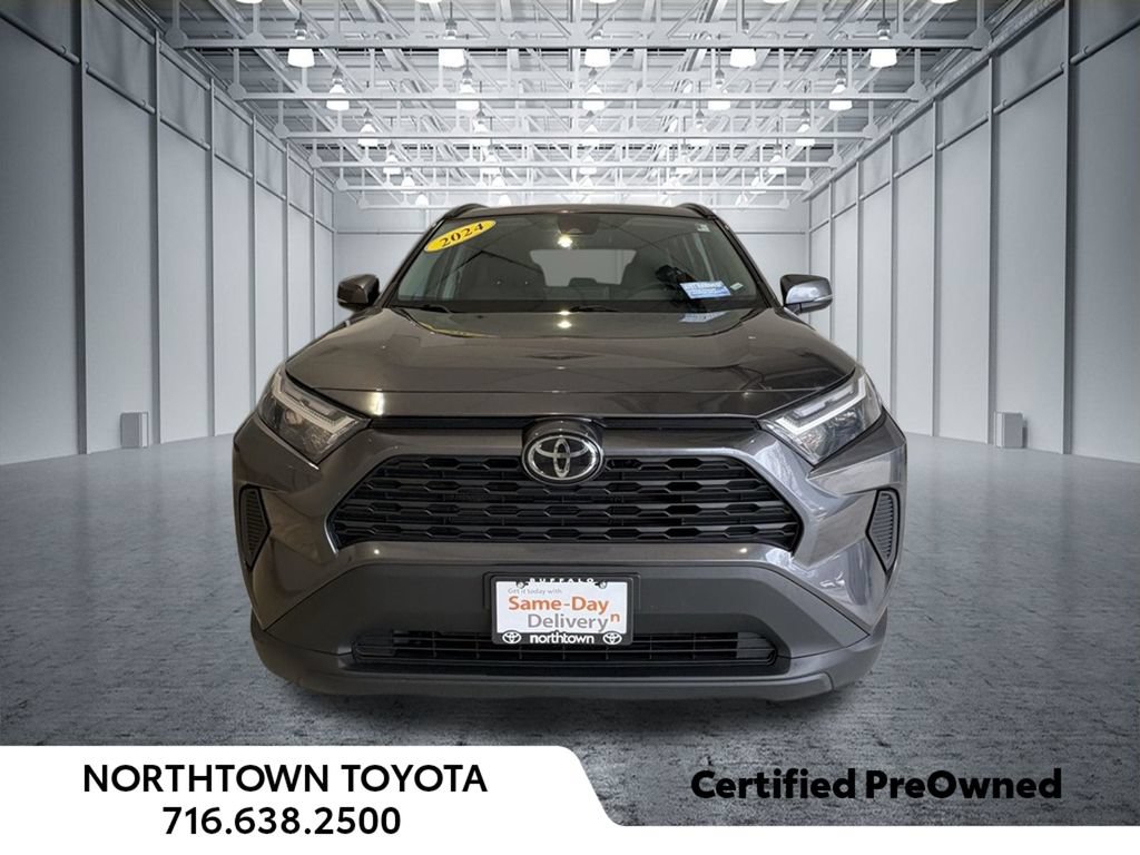 Used 2024 Toyota RAV4 XLE AWD/4WD image 6