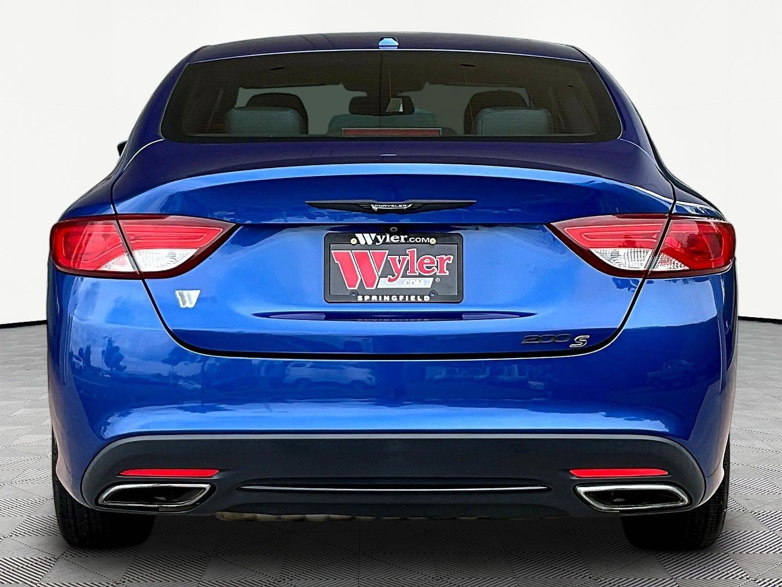 Used 2015 Chrysler 200 S w/ Comfort Group FWD image 5