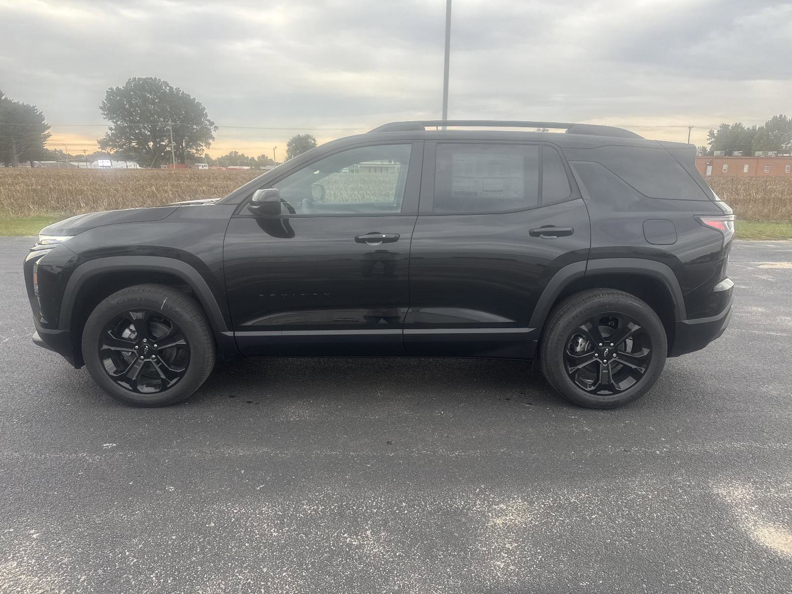 New 2026 Chevrolet Equinox LT w/ Convenience Package II image 2