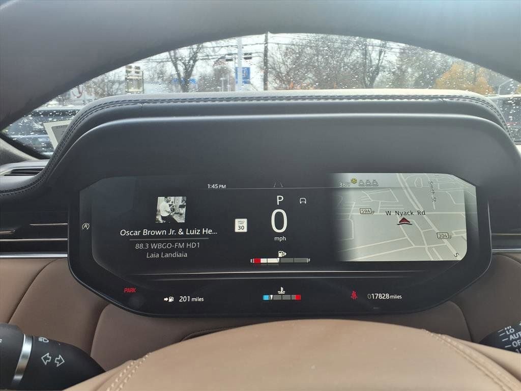 Used 2025 Land Rover Range Rover Sport Autobiography image 17