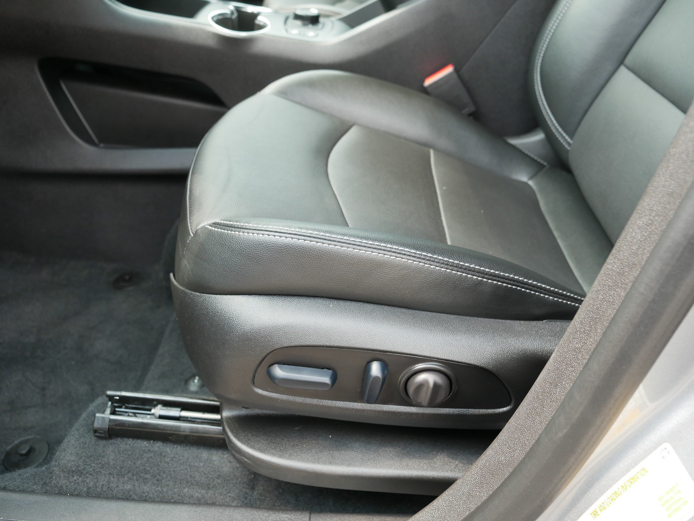 Used 2024 GMC Terrain SLT w/ Elevation Edition AWD/4WD image 20