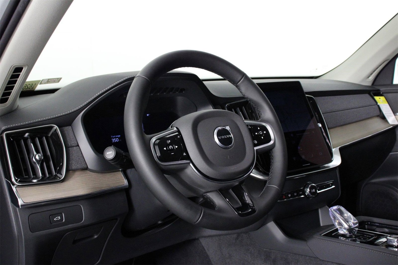 New 2026 Volvo XC90 B5 Plus image 8