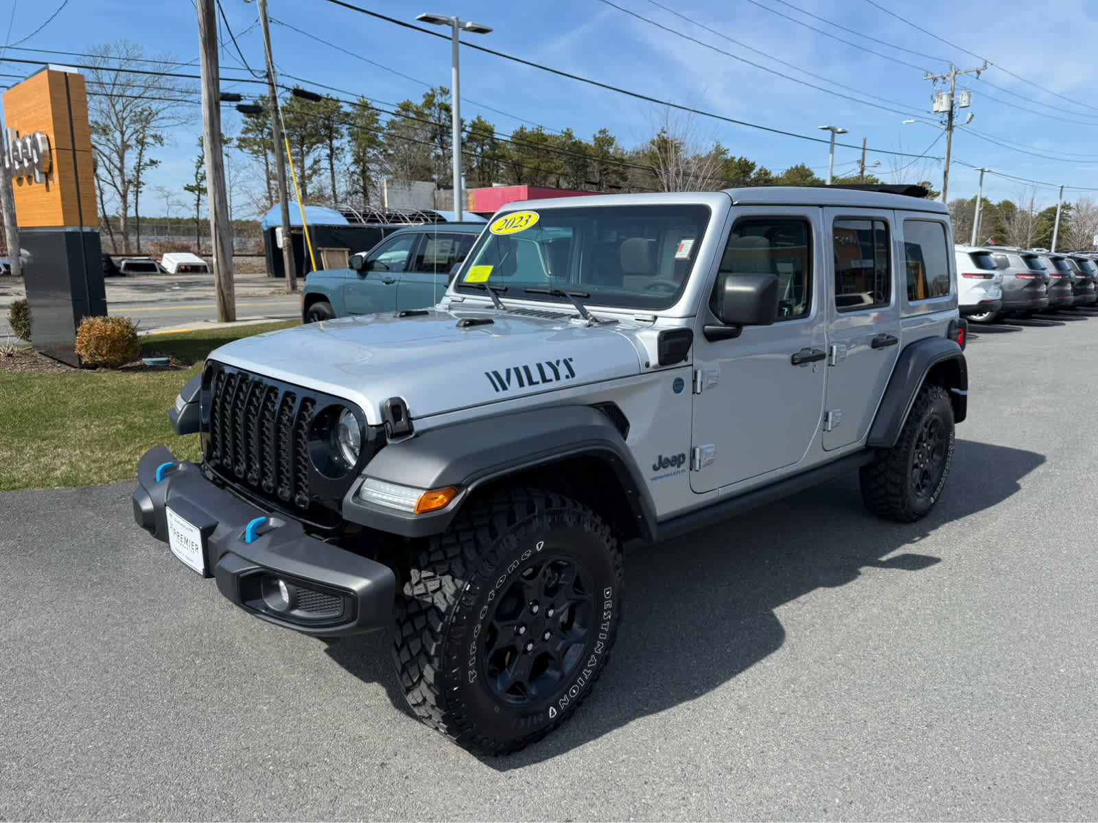 Used 2023 Jeep Wrangler Unlimited w/ Sun & Screen Package image 7