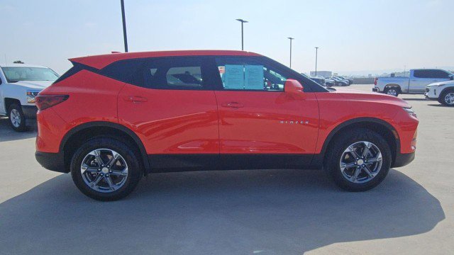 Used 2025 Chevrolet Blazer LT FWD image 9