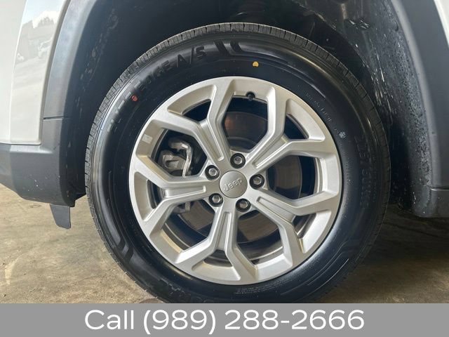 Used 2024 Jeep Compass Latitude AWD/4WD image 9