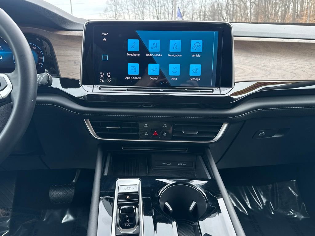 Used 2025 Volkswagen Atlas SE image 14