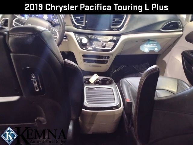 Used 2019 Chrysler Pacifica Touring-L Plus image 10