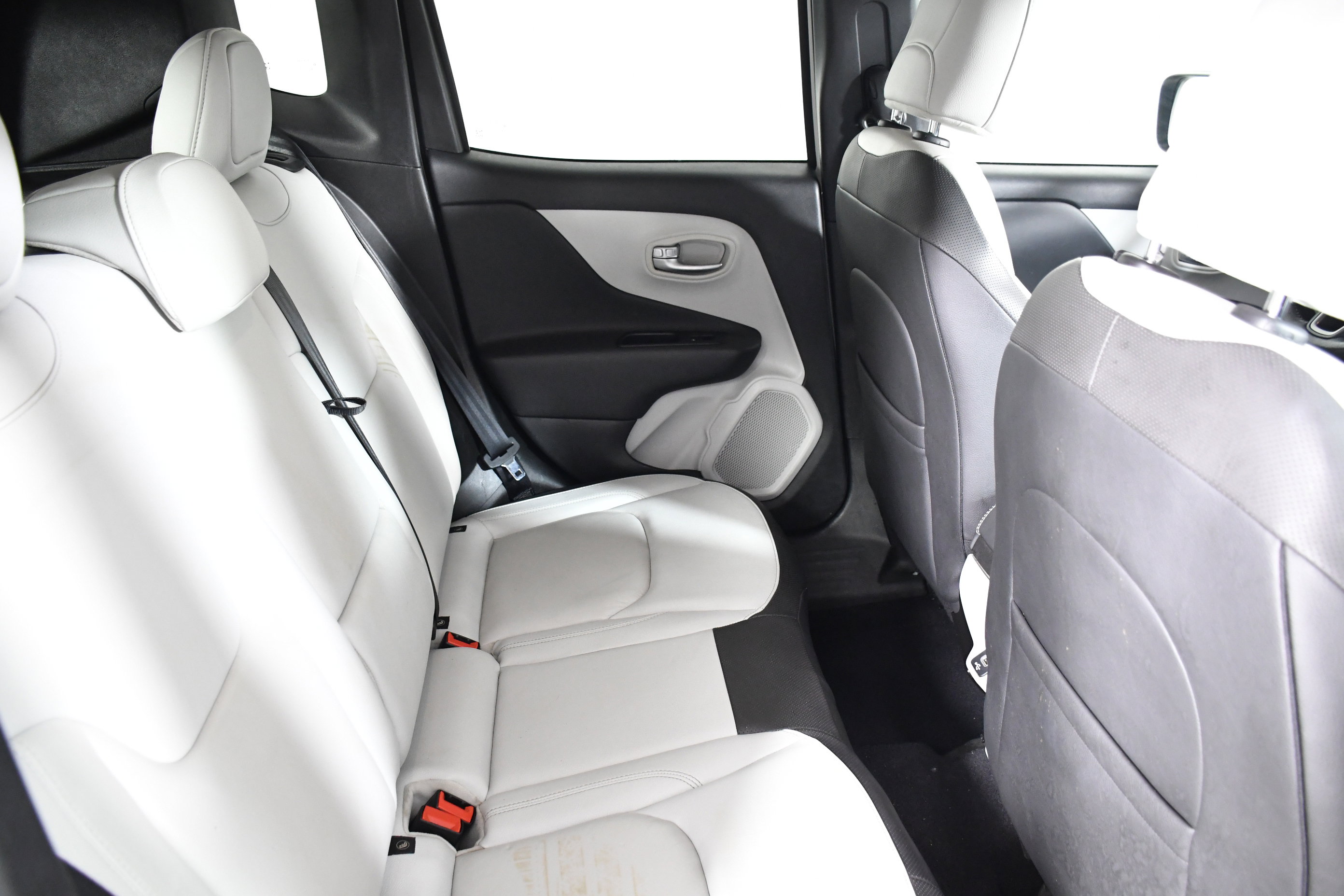 Used 2020 Jeep Renegade Limited image 24