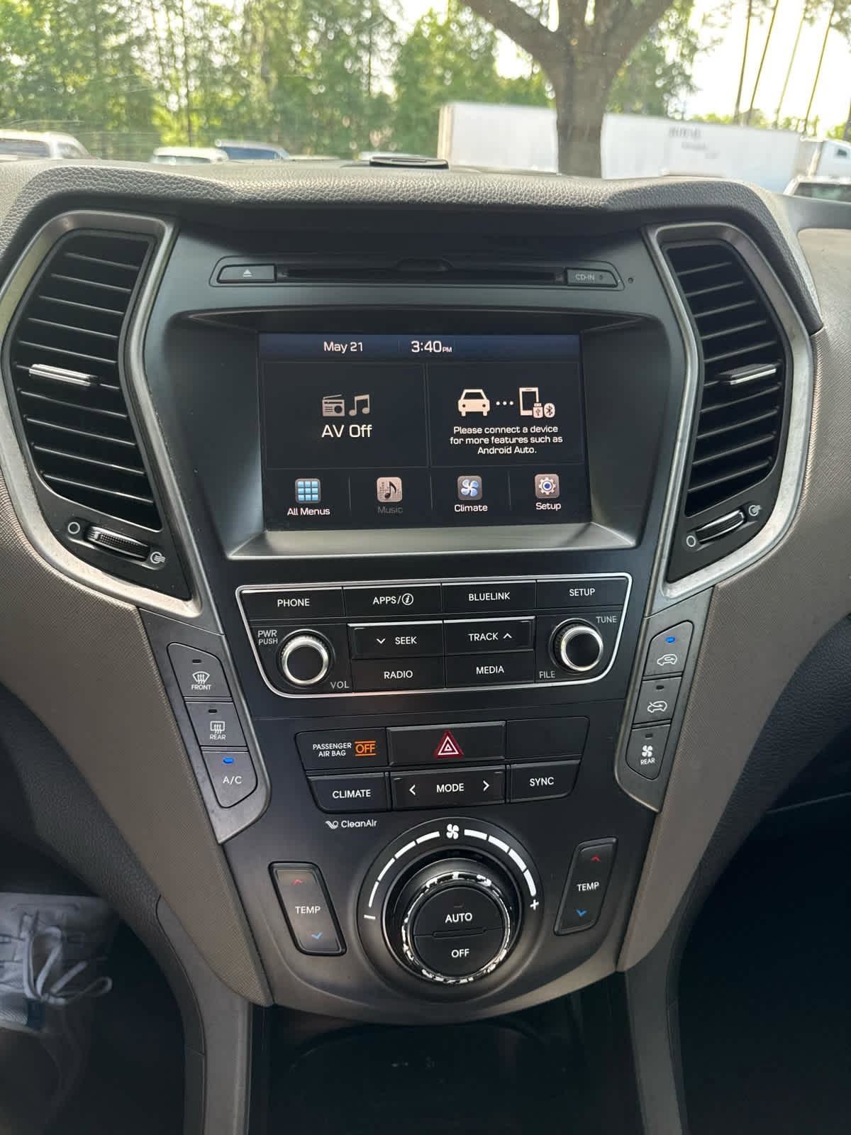 Used 2017 Hyundai Santa Fe SE FWD image 22