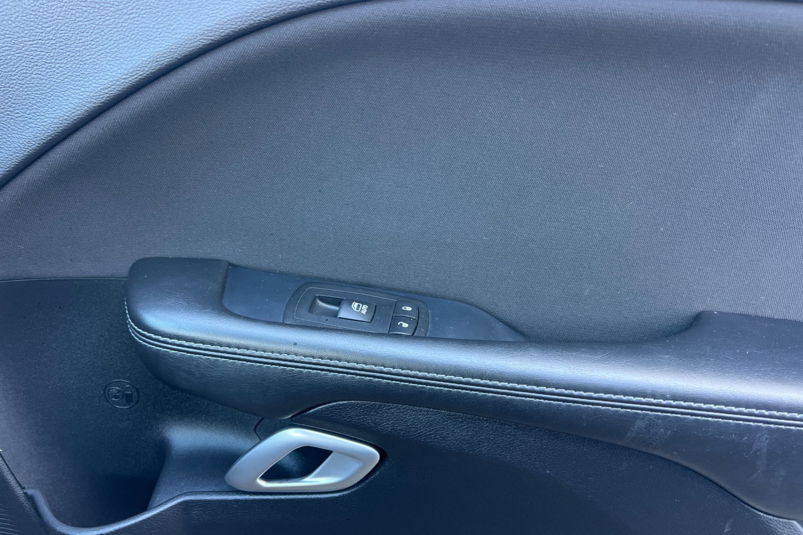 Used 2016 Dodge Challenger SXT RWD image 19