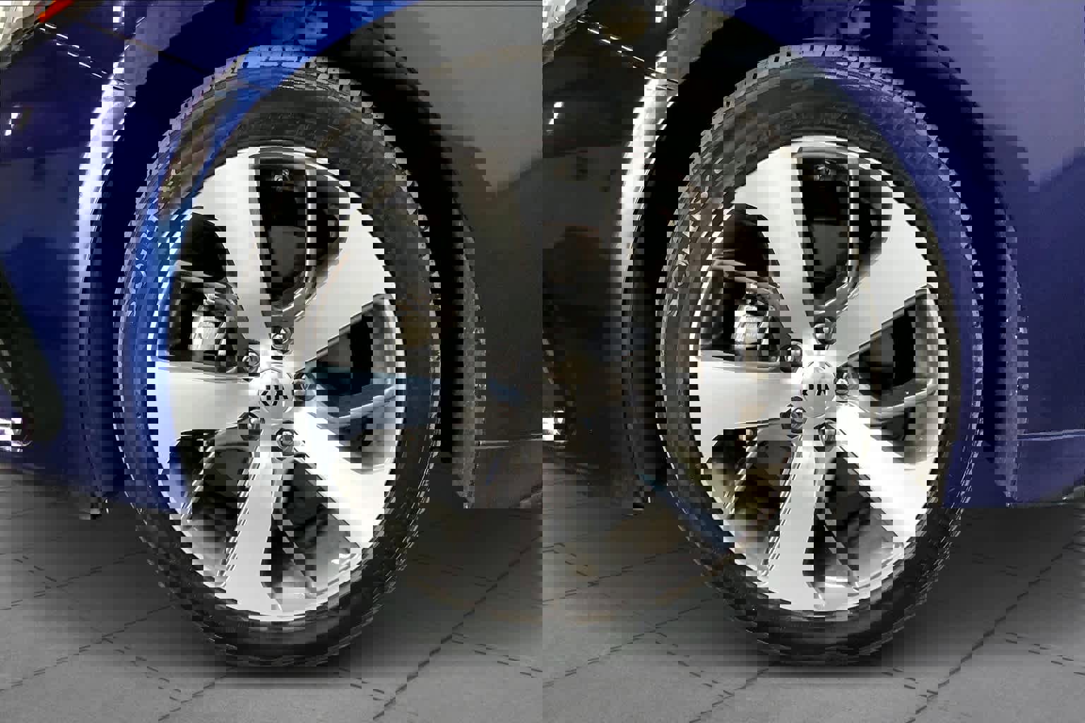 Used 2019 Kia Optima S image 9