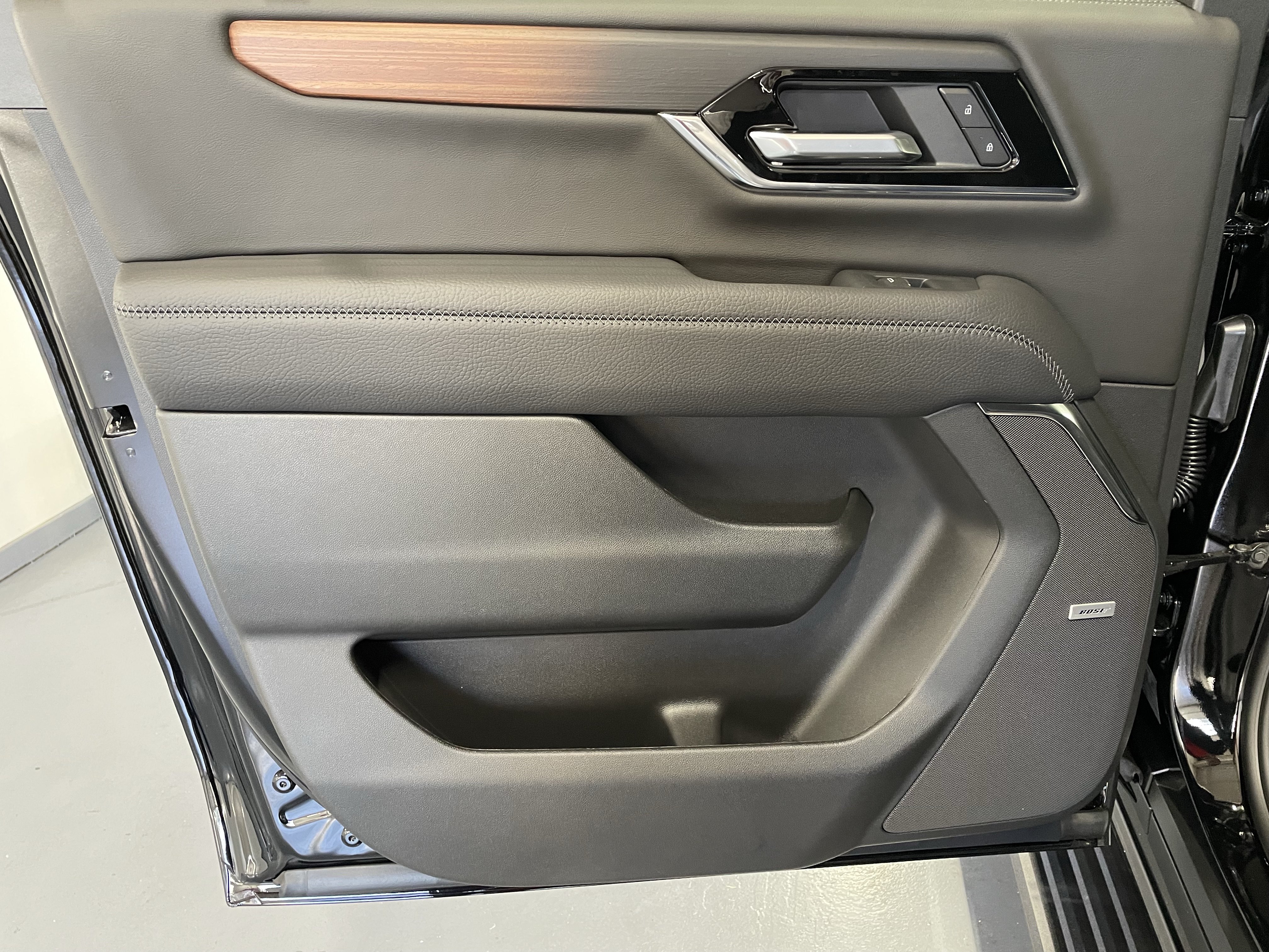 New 2026 GMC Yukon XL Denali w/ Sun & Power Step Package RWD image 12