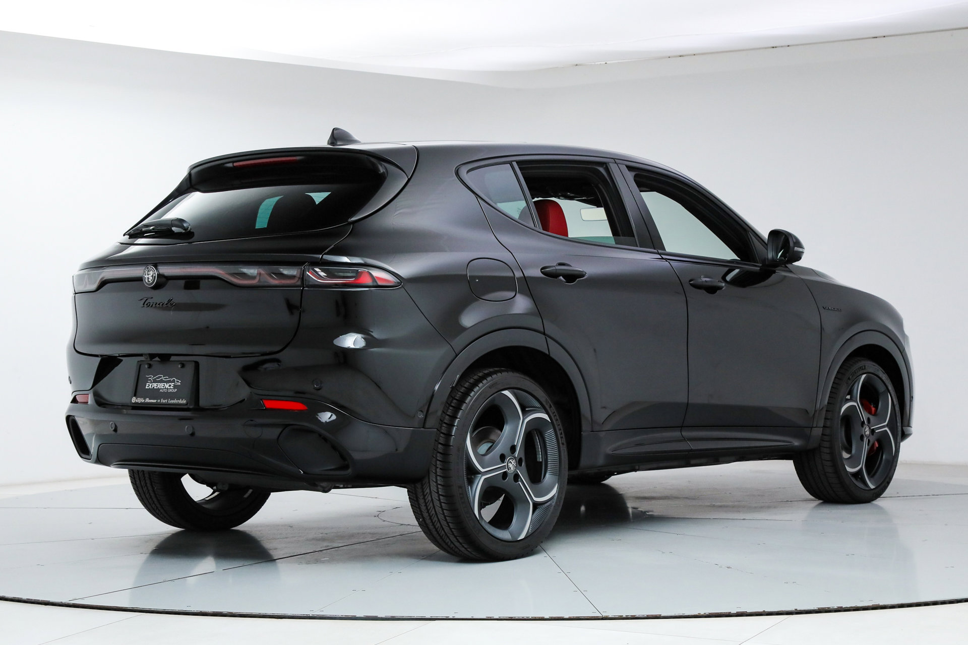 New 2026 Alfa Romeo Tonale Veloce w/ Quick Order Package 23H Volce image 5