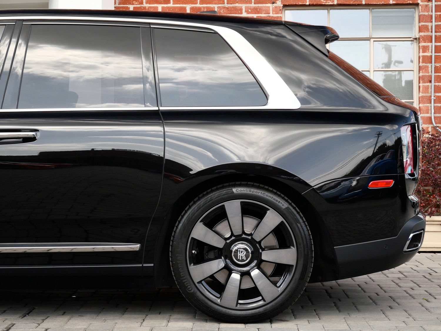 Used 2023 Rolls-Royce Cullinan AWD/4WD image 23