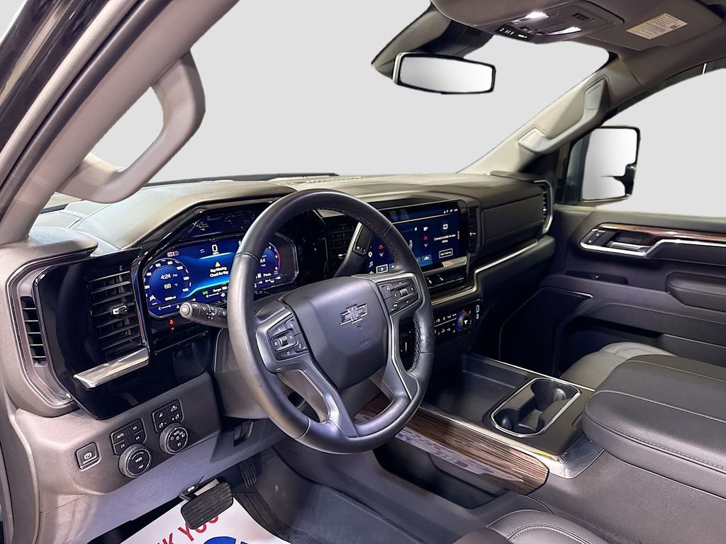 Used 2025 Chevrolet Silverado 2500 LT w/ Trail Boss Package AWD/4WD image 9