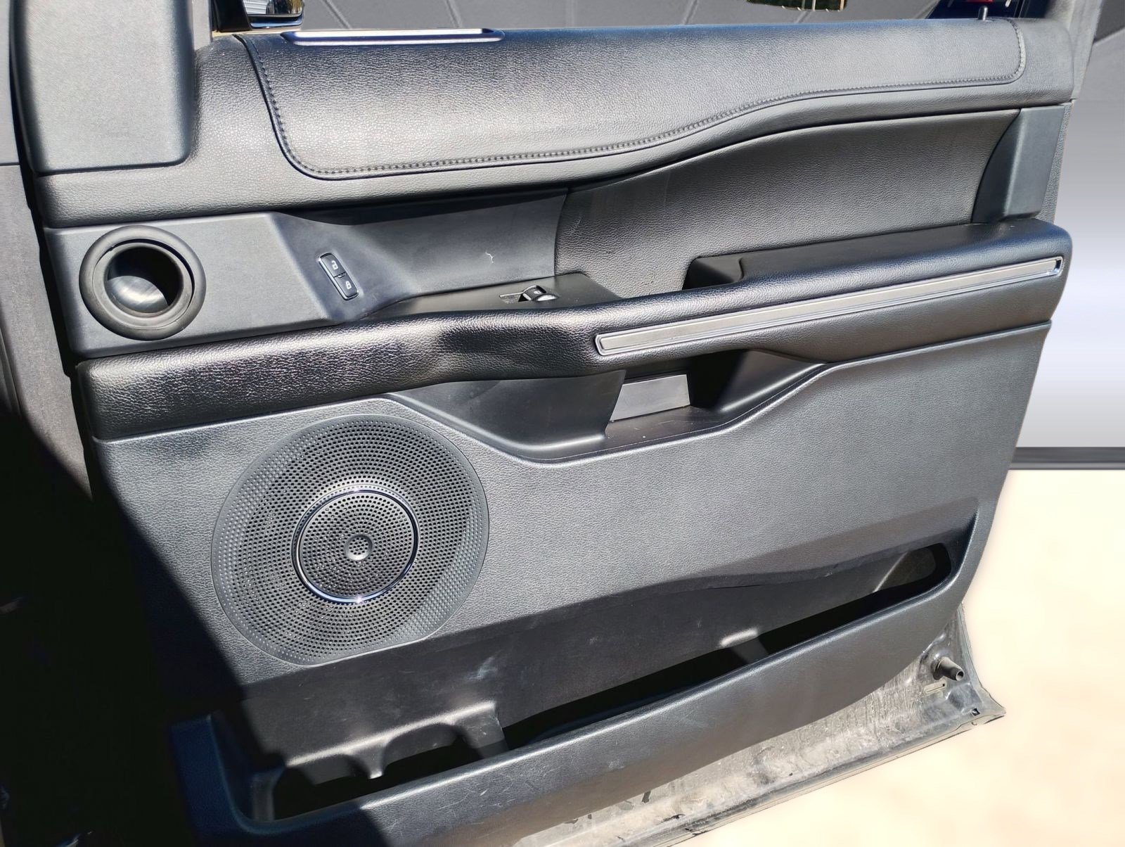 Used 2021 Ford Expedition Max XLT image 34