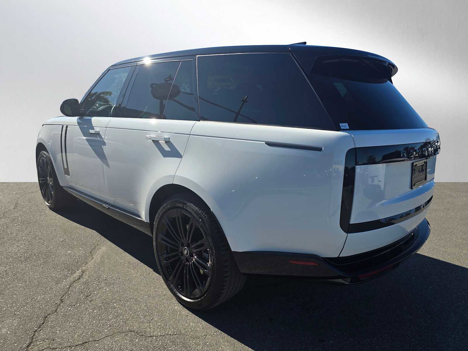 New 2025 Land Rover Range Rover SE image 5
