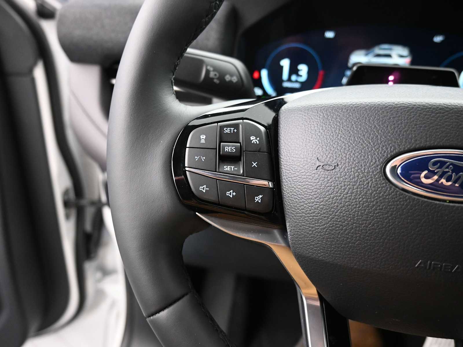 New 2026 Ford Explorer Platinum image 27