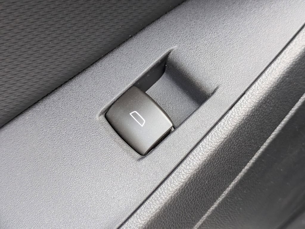 New 2026 Chevrolet Equinox LT FWD image 23