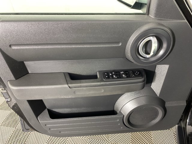 Used 2011 Dodge Nitro Heat AWD/4WD image 9