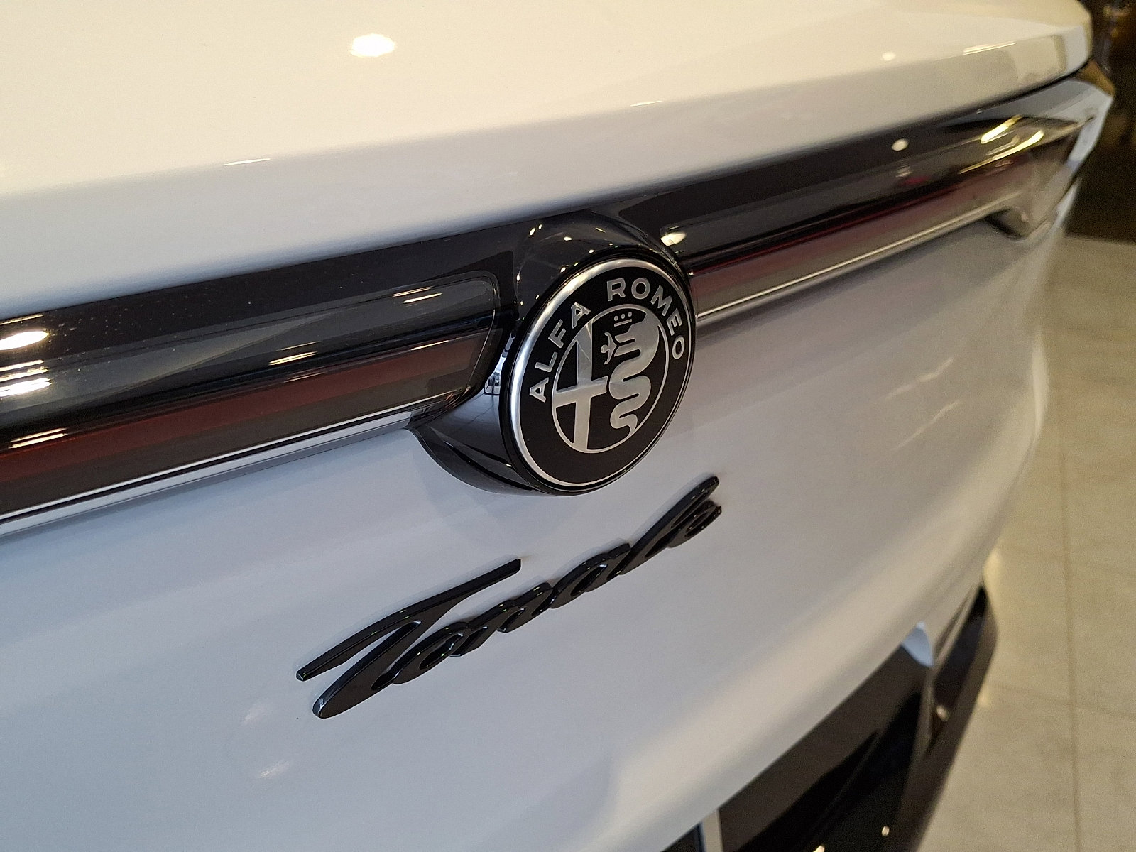 New 2026 Alfa Romeo Tonale Veloce w/ Quick Order Package 23H Volce image 12