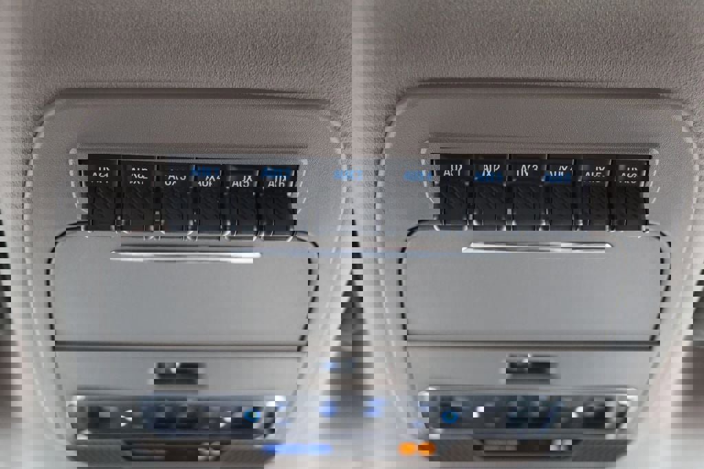 Used 2025 Ford F250 Platinum w/ Platinum Plus Package image 40