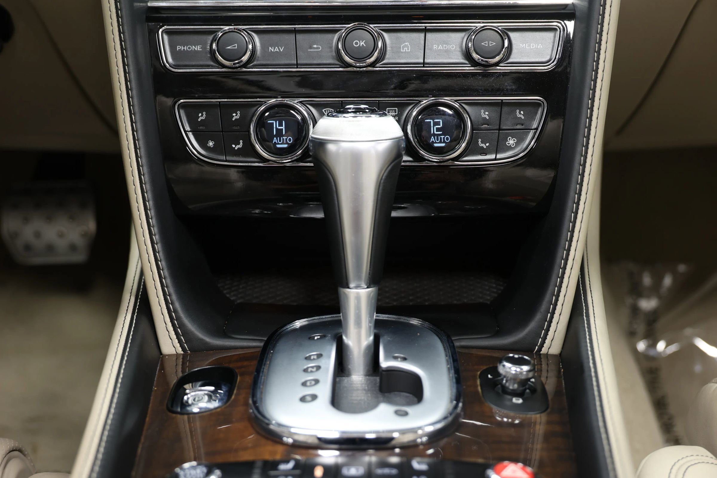 Used 2014 Bentley Flying Spur W12 AWD/4WD image 41