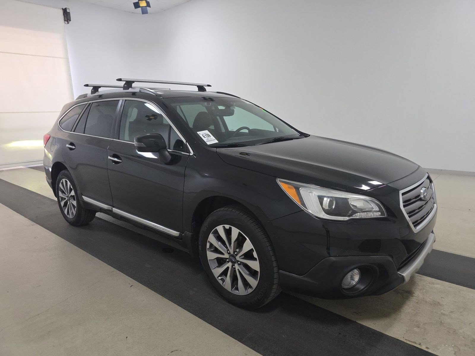 Used 2017 Subaru Outback 2.5i Touring w/ Popular Package #5A AWD/4WD image 4