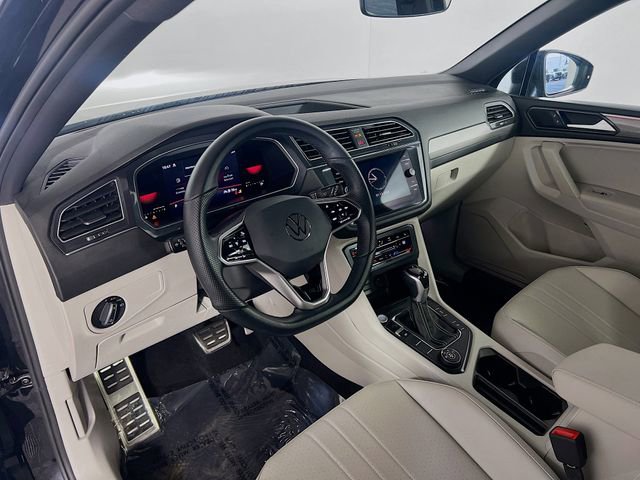 Used 2023 Volkswagen Tiguan SE R-Line image 11