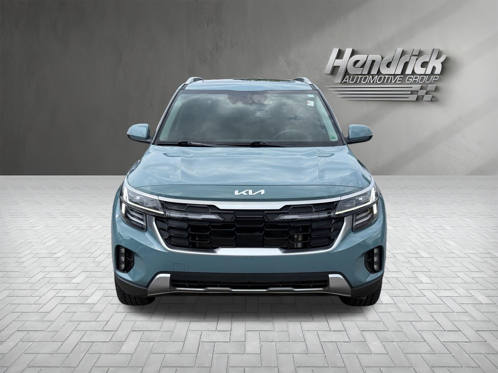 Used 2024 Kia Seltos SX w/ SX Sunroof Package AWD/4WD image 3