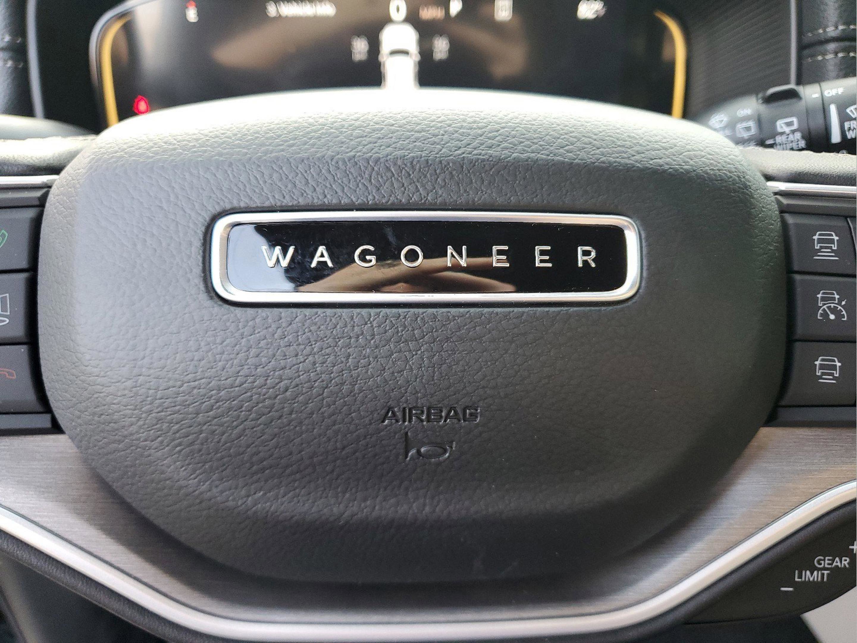 New 2025 Jeep Wagoneer L Series III w/ 8-pass Seating Package image 29