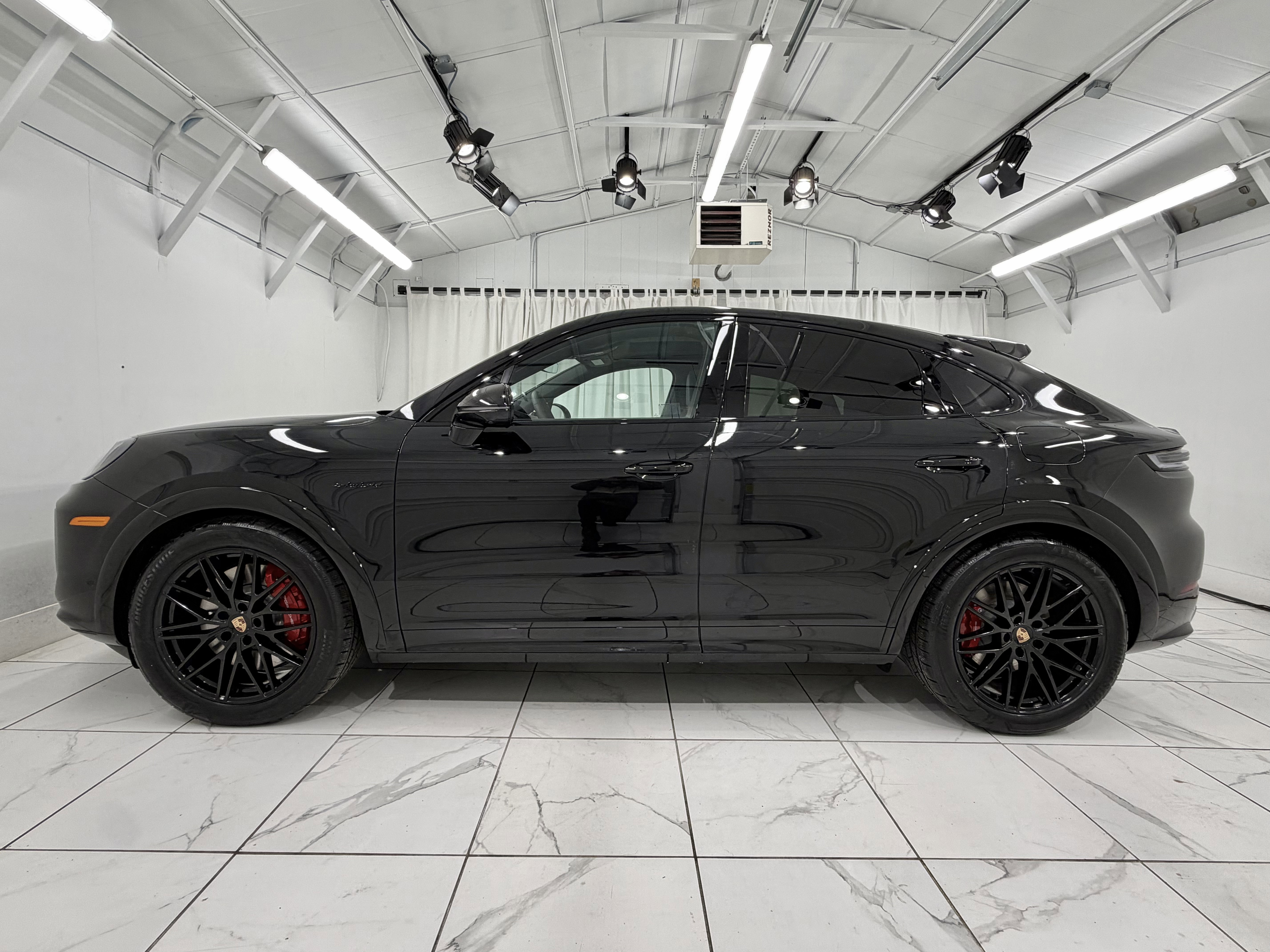 New 2026 Porsche Cayenne S image 2