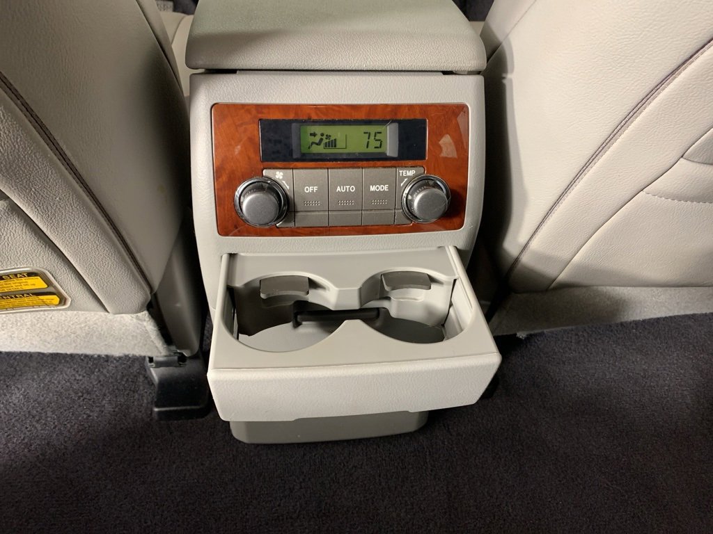 Used 2013 Toyota Highlander Limited image 37