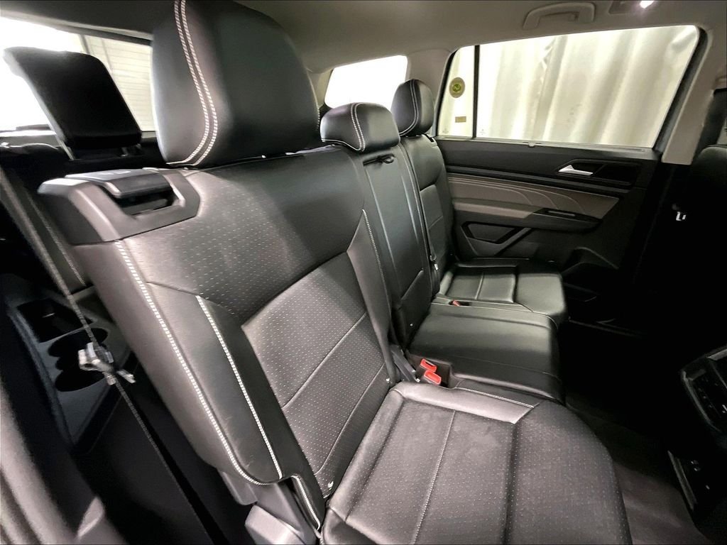 Used 2023 Volkswagen Atlas SEL AWD/4WD image 16