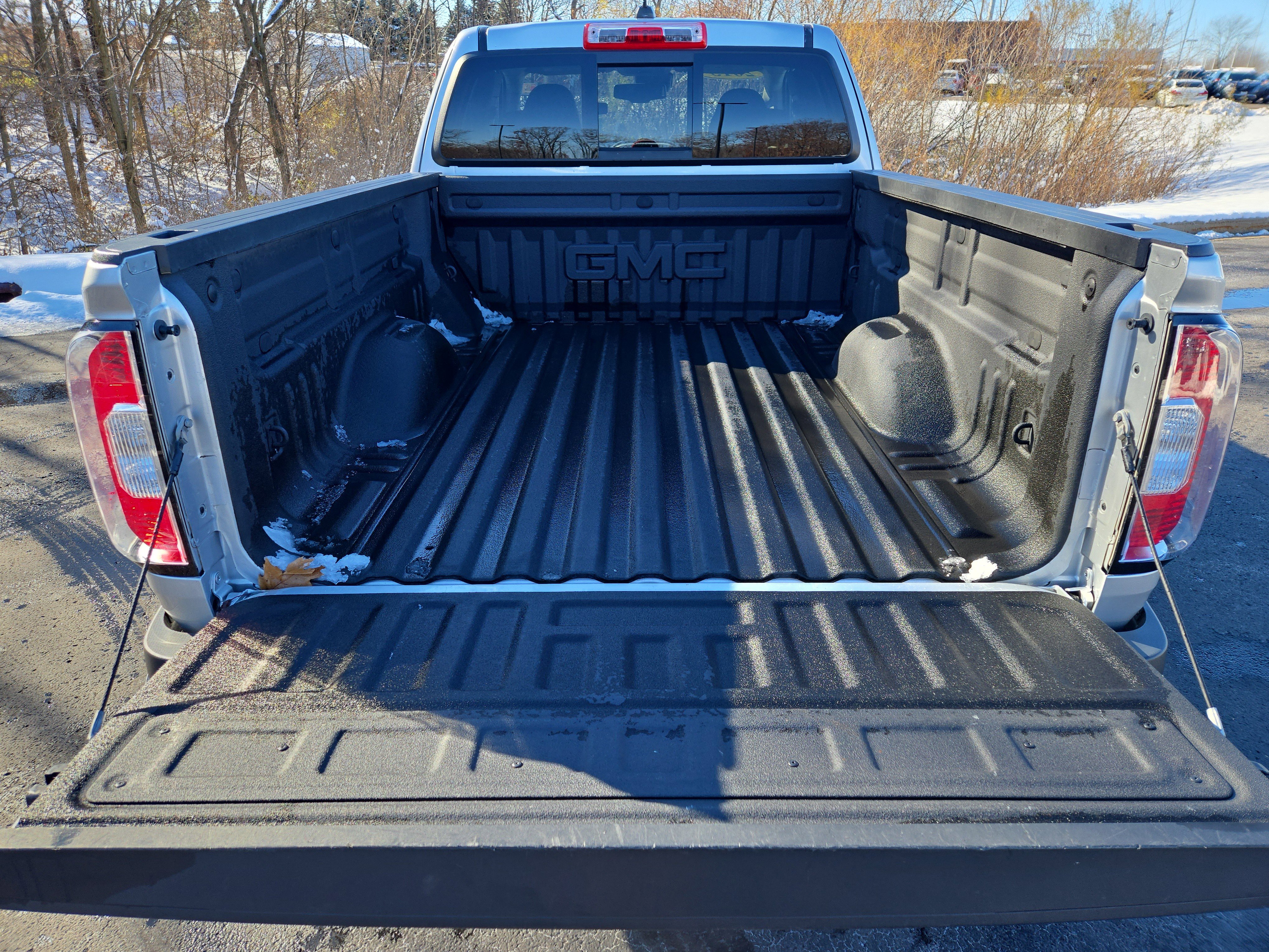 Used 2015 GMC Canyon SLT w/ Driver Alert Package image 9