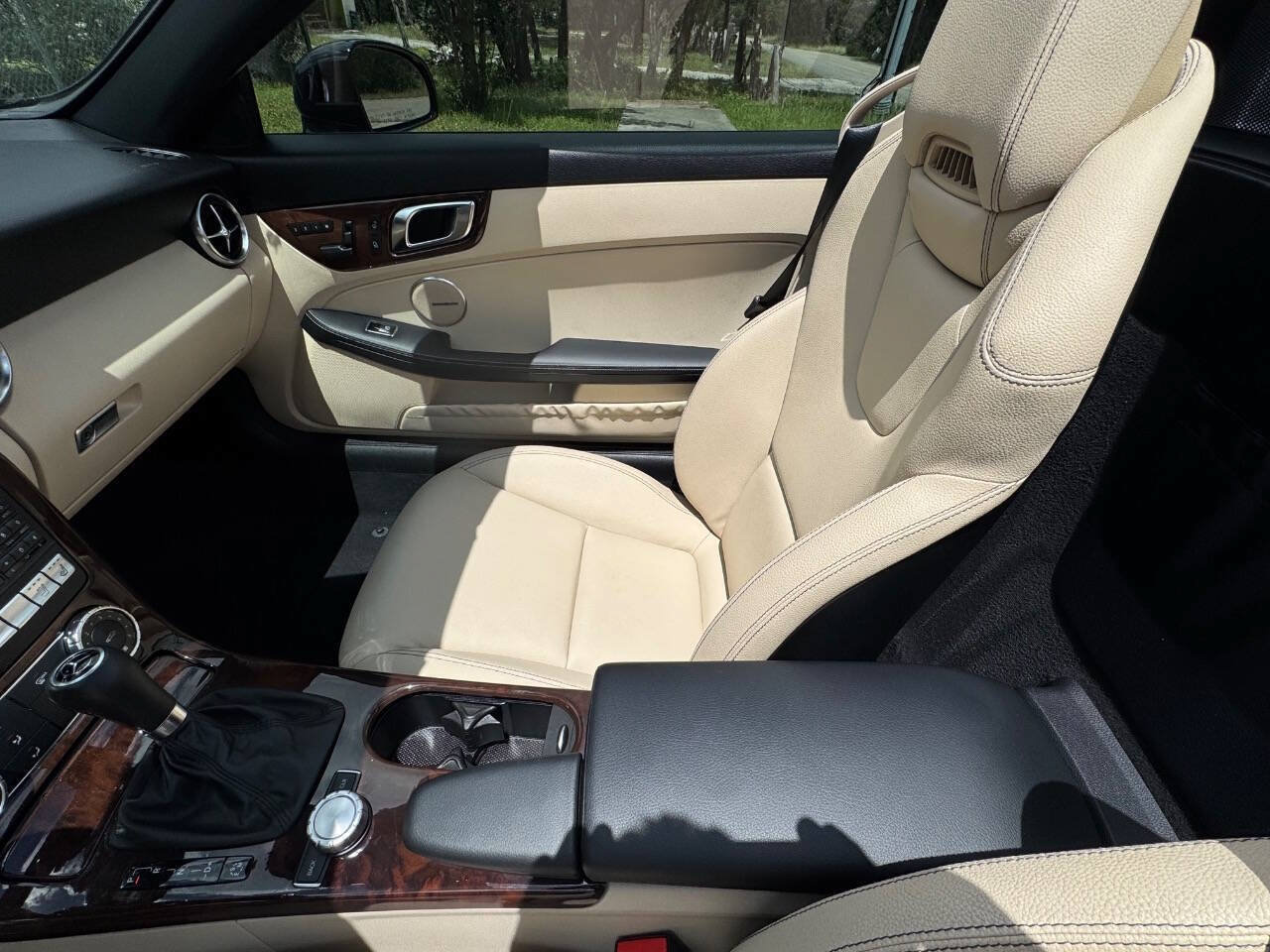 Used 2013 Mercedes-Benz SLK 250 image 25