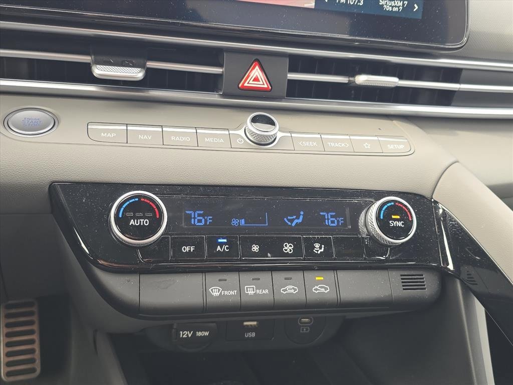 Used 2025 Hyundai Elantra SEL image 17