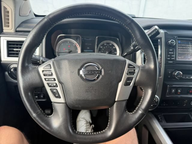 Used 2017 Nissan Titan PRO-4X w/ Pro-4x Convenience Package AWD/4WD image 16