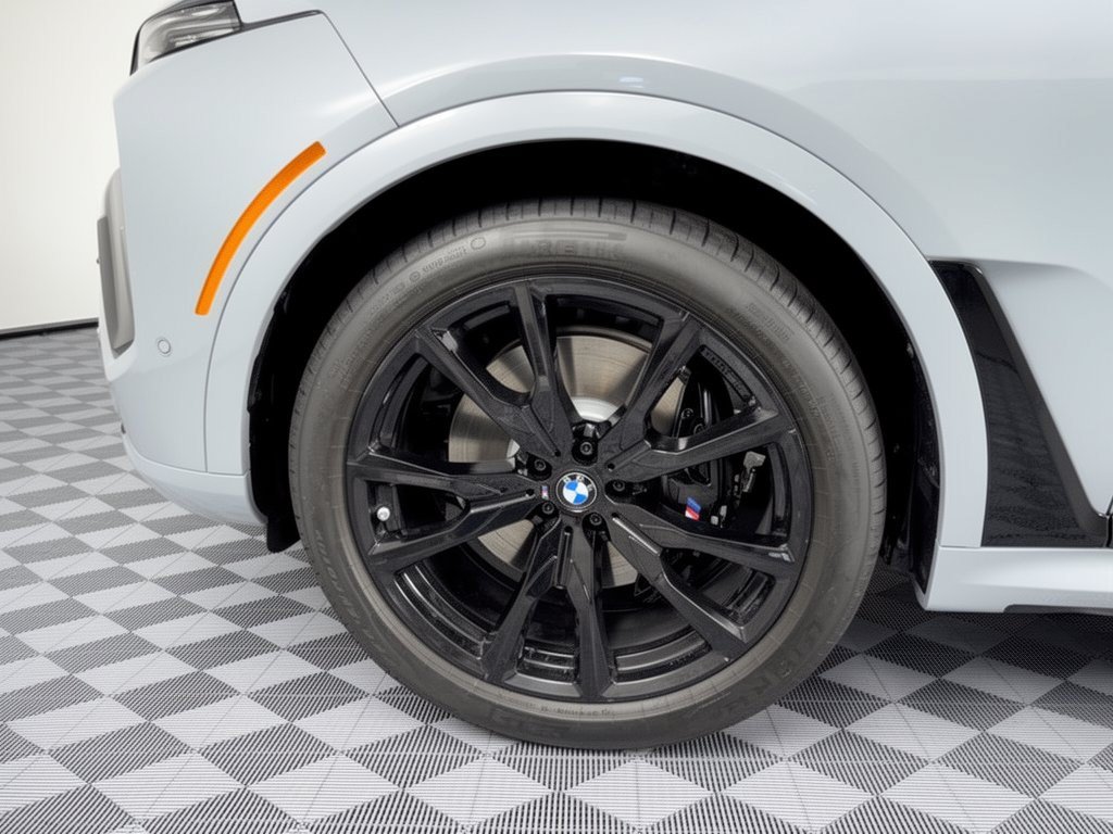 New 2027 BMW X7 xDrive40i w/ M Sport Package AWD/4WD image 13