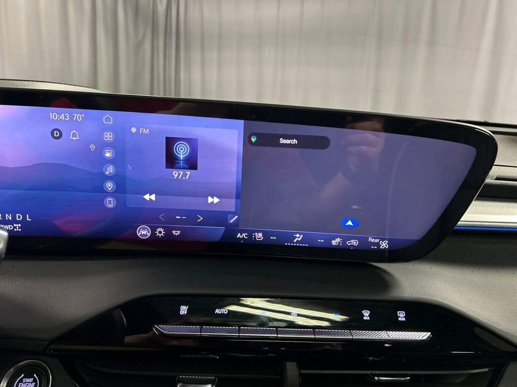 Used 2025 Buick Enclave Avenir image 17