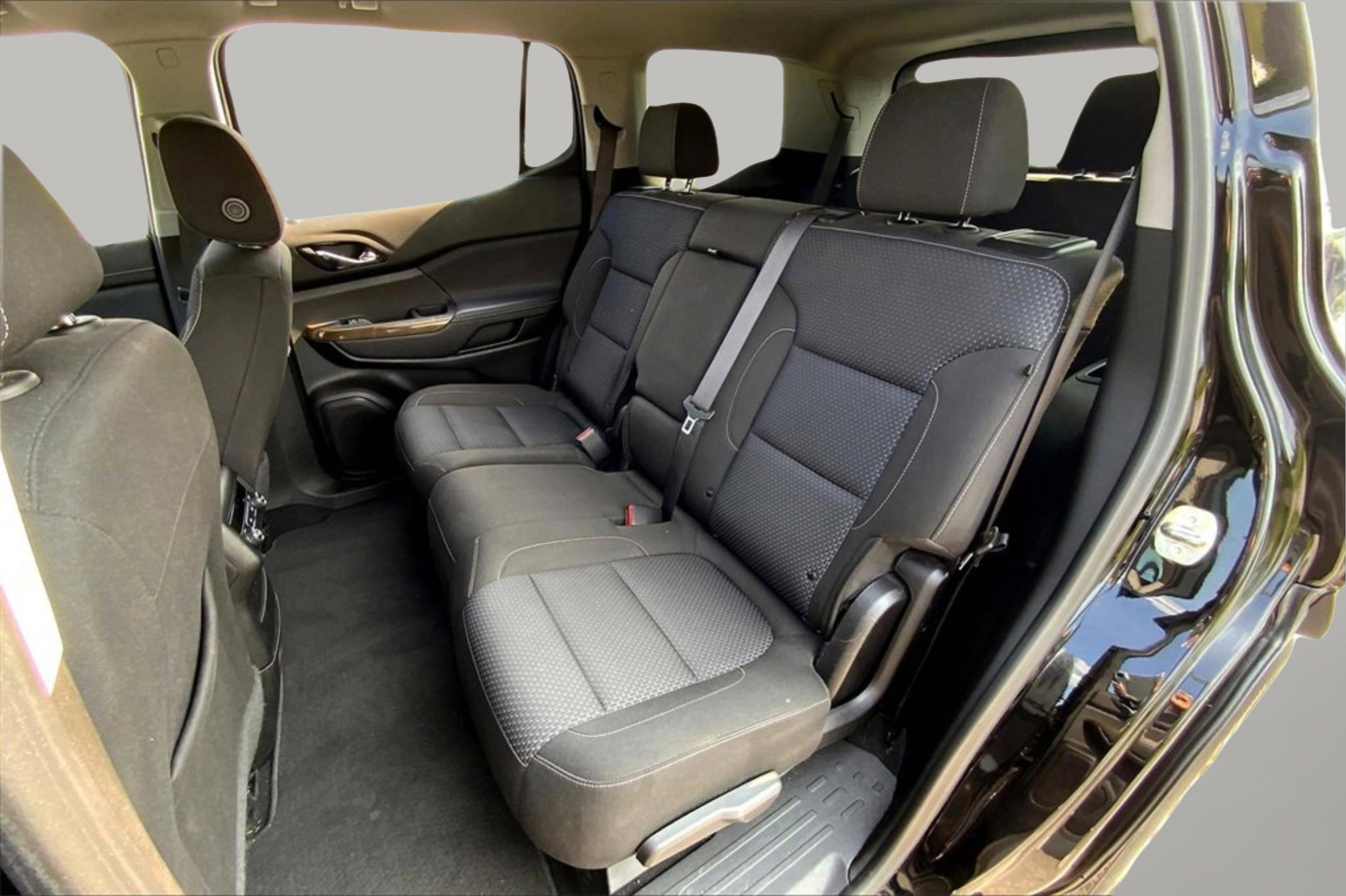 Used 2023 GMC Acadia SLE image 23