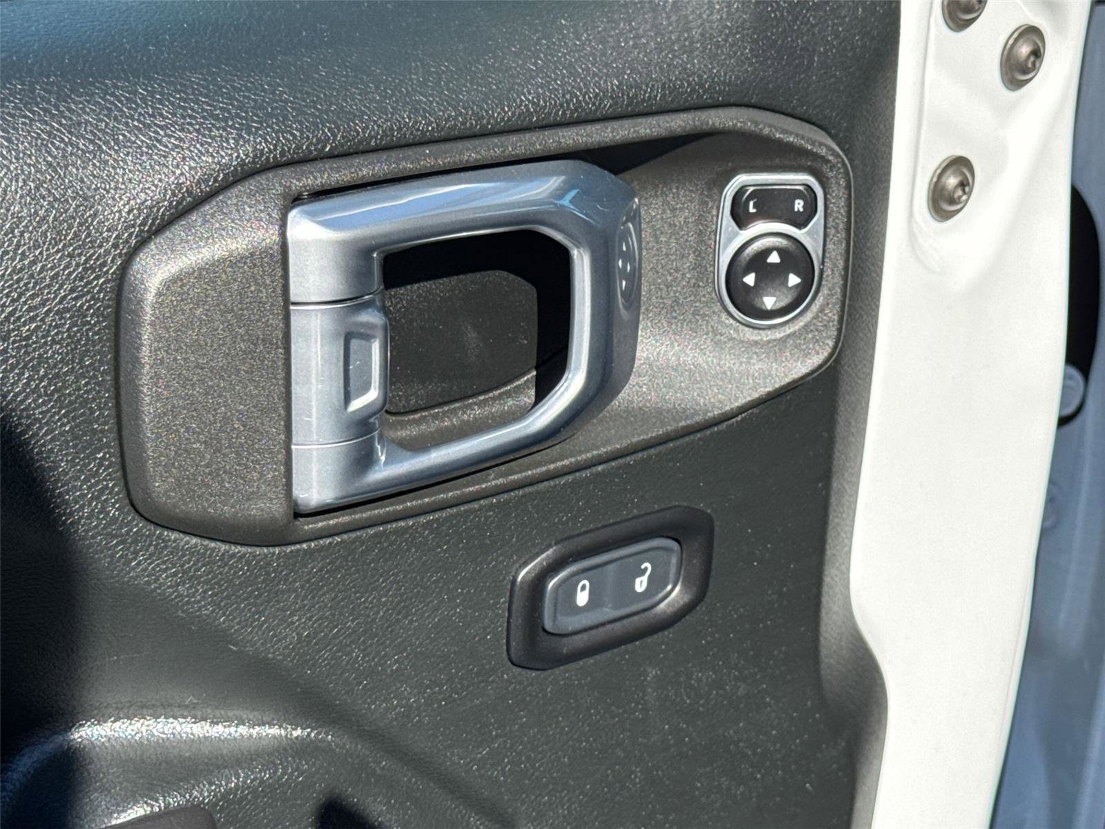 Used 2021 Jeep Wrangler Sport S image 27