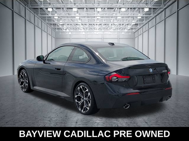 Used 2025 BMW 230i Coupe w/ Convenience Package RWD image 3